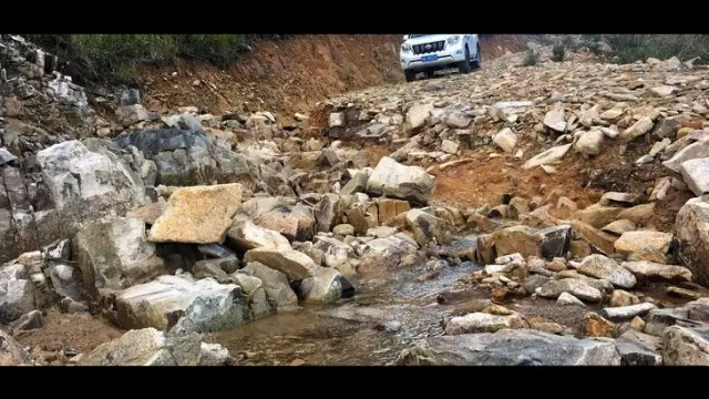 普拉多2700山路,山路试驾霸道2800柴油