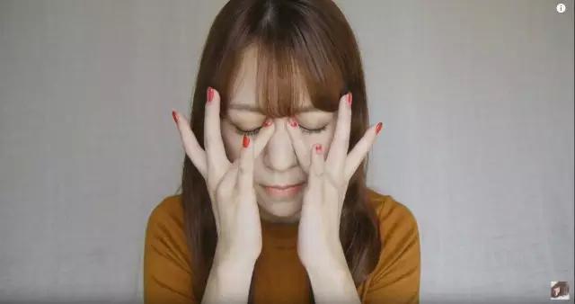 日本妹为啥看起来长生不老？我终于学会了她们涂眼霜的方法！