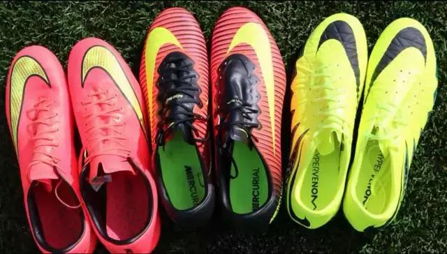 战靴怎么把鞋带系在里面,球鞋怎么绑鞋带好看