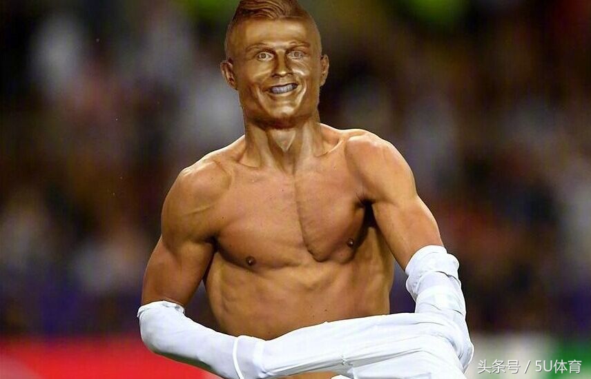 梅西和c罗雕像,c罗和梅西的雕像