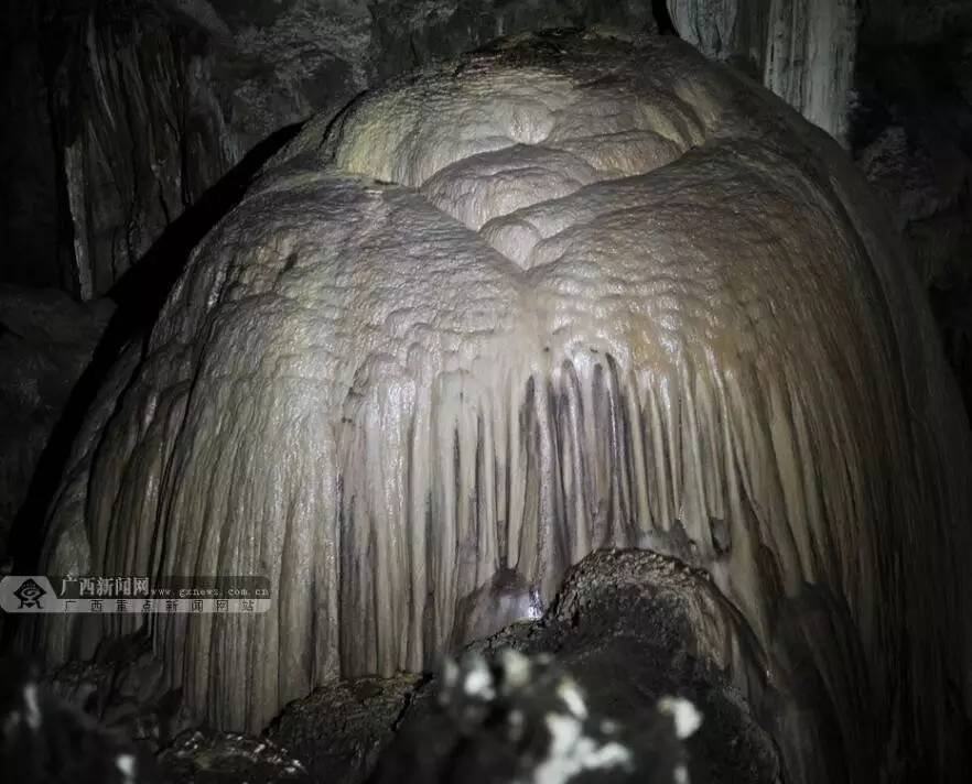 城报｜震惊！东兰发现了一个巨大的“黑色眼睛”，中外科考队惊讶不已