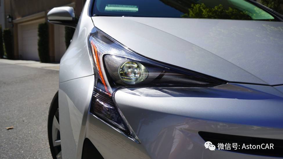 深度试驾丨高手林立，热效率40%的*四代第**普锐斯如何反击