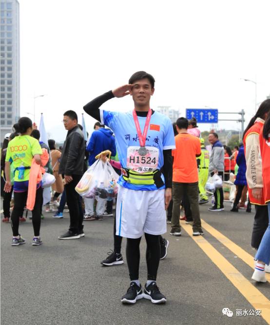 涓嶇粡鎰忔媿鍒扮殑姘戦棿楂樻墜,闅忔墜鎽勫奖杈句汉