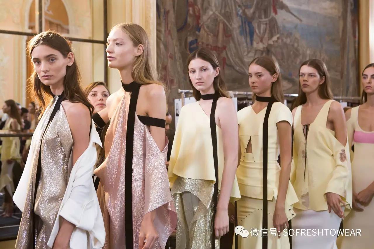 买完东西的袋子不要扔,买完大牌包后悔了