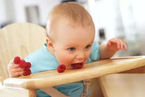 宝宝吞下异物的急救方法,成人吞下异物急救方法叫什么