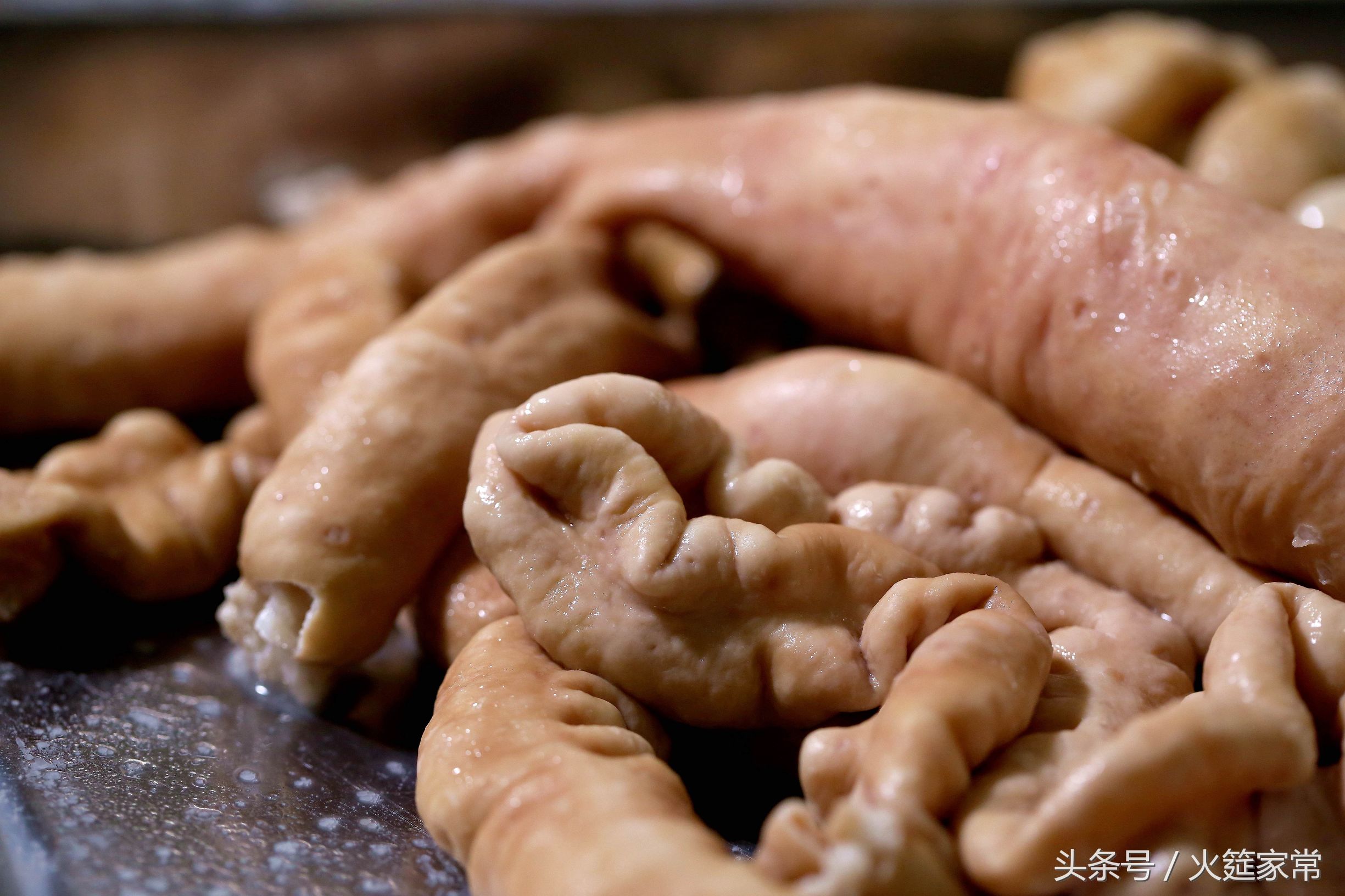 洗肥肠放什么东西洗得最干净,半成品肥肠怎么洗最快最干净