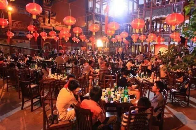 专坑游客10条街,专坑外地人的小吃街