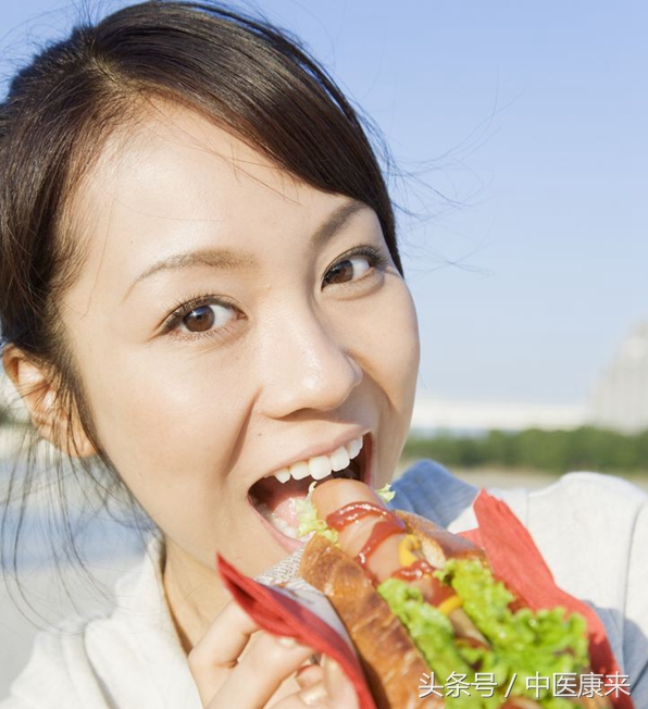 嘴巴淡而无味口干怎么回事,嘴巴淡无味舌头涩该怎么调理