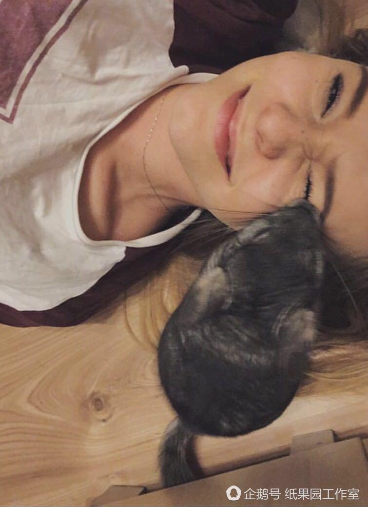 波兰女神爱龙猫，也是文艺女青年