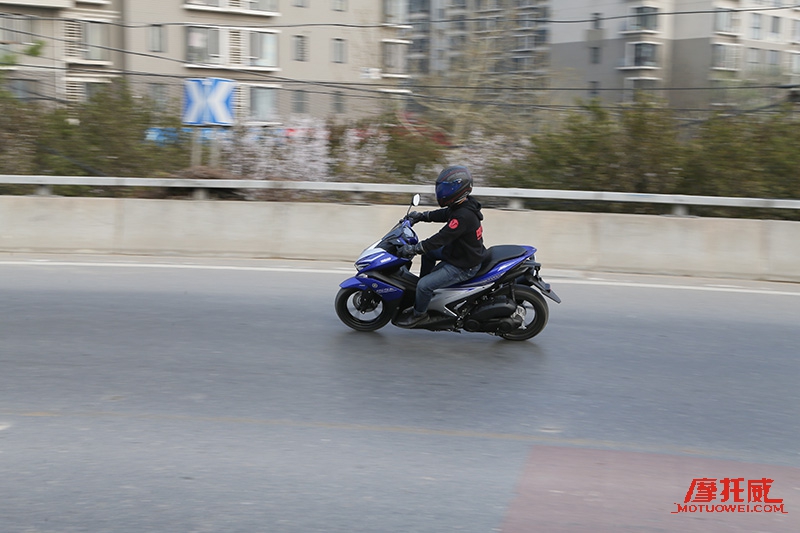 nvx155雅马哈踏板,雅马哈nvx155试驾