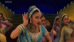 印度电影无所不能中的歌舞,印度电影中的这段歌舞简直听醉了