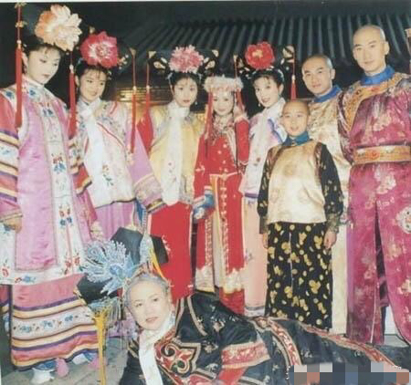 林心如老佛爷,让老佛爷躺在地上合照