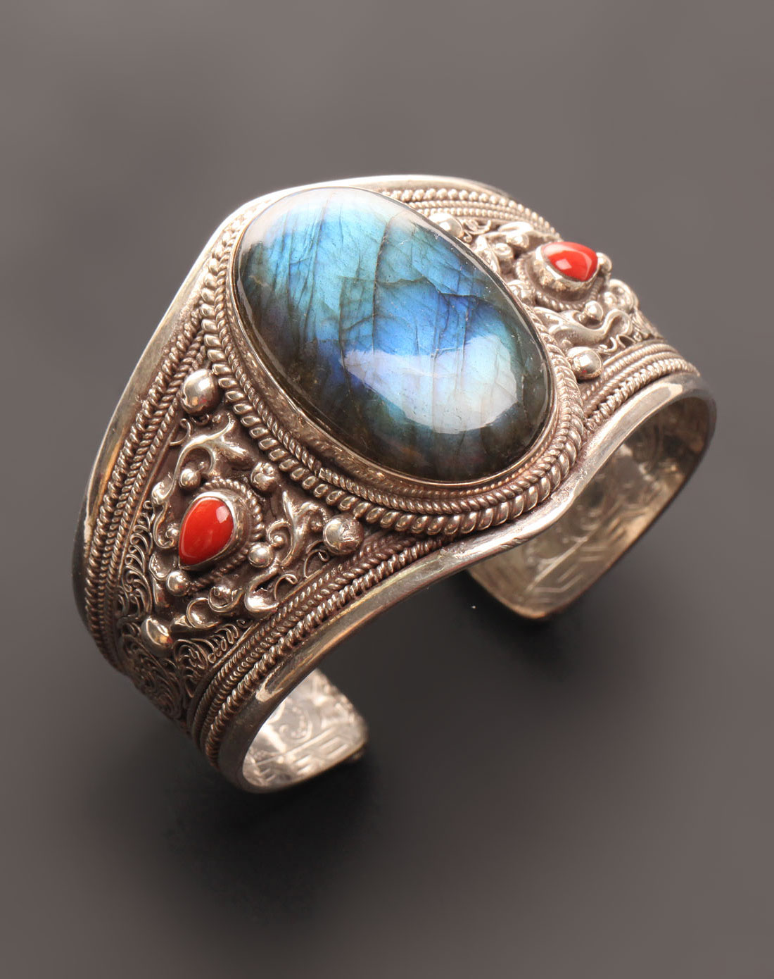 尼泊尔特产的水果有哪些呢 (尼泊尔特产水果有哪些品种)