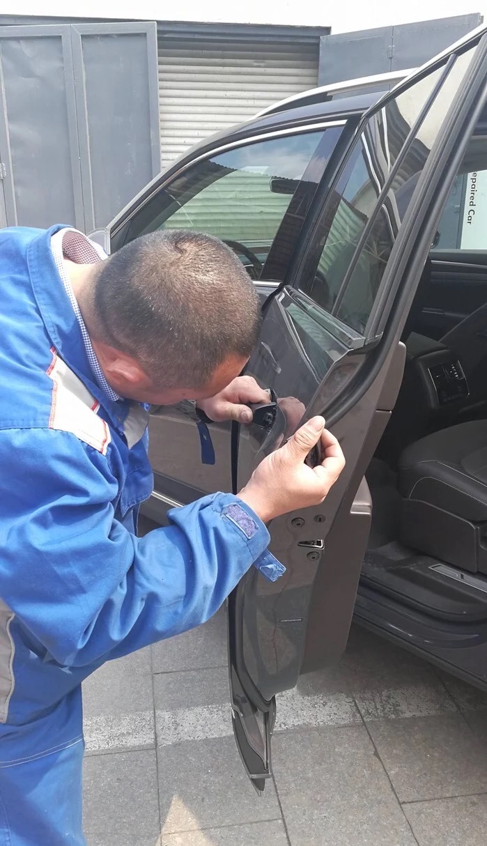 途昂提车1周，门把手坏了2次，维修师傅看了也直摇头