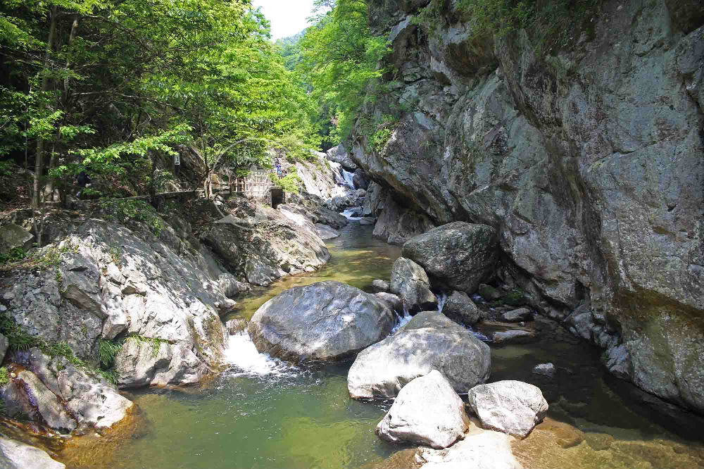 山东领秀户外:千里挺进大别山,众雄傲视天堂寨