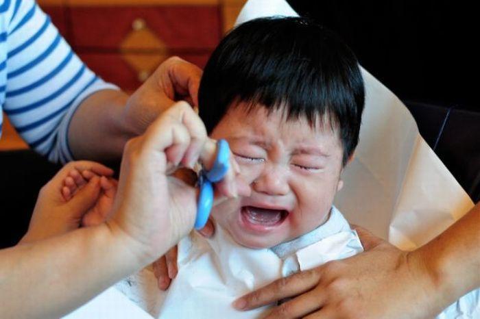 孩子不愿意理发我一招解决,孩子非常抗拒理发怎么引导