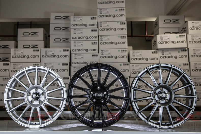 勒芒经典——OZSuperturismoLM轮毂细节展示