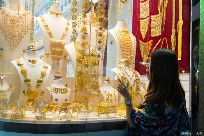 迪拜真的全是豪车吗,迪拜真的像网上传的那样吗