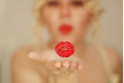 一张图让直男理解口红的档次图片,教你们如何给直男解释口红档次