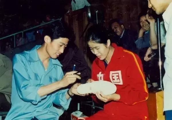 山寨回力鞋杨幂穿,杨幂回力鞋有木有字母