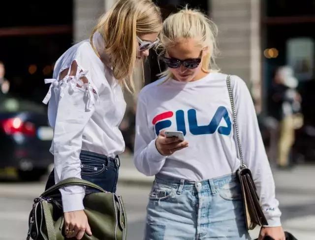 今年t恤怎么穿好看炸了,今年时髦宽松t恤