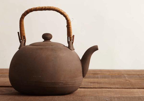 头号陶贩：从地摊卖烟灰缸到台湾80%的茶人茶馆都用他做的茶器