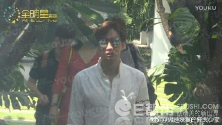 白百何被搂腰,白百何被搂搂抱抱