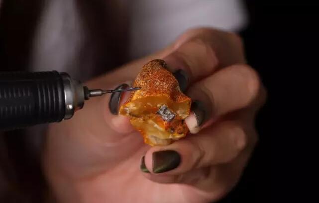 俄罗斯琥珀蜜蜡怎么鉴定,出土琥珀蜜蜡鉴定