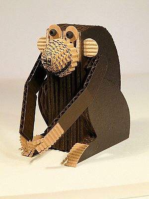 废纸箱做儿童玩具,废纸箱做可爱的宝宝