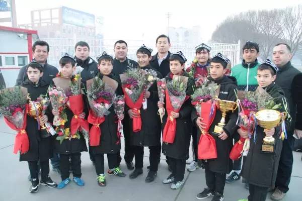 瓒崇悆灏忓皢浠庝勘涔愰儴鍥炴潵,瓒崇悆鐞冨憳鍥炲