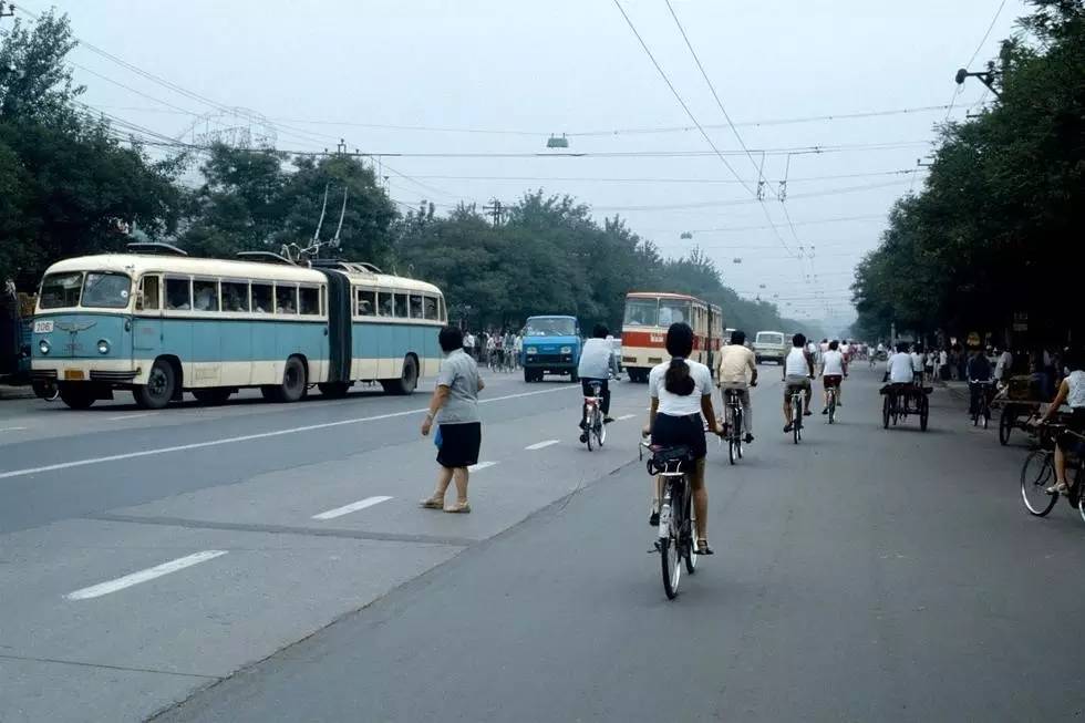 4s店买车是汇款还是转账,买车转账给个人或4s店有什么不同