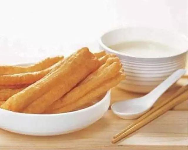 油条蘸酱油正宗做法,吃油条蘸豆浆还是酱油