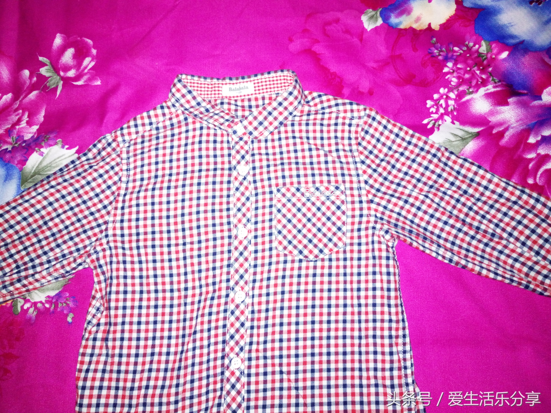 如何快速地叠好毛衣服,如何快速叠好衣服