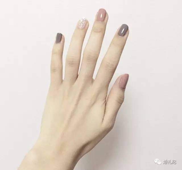 新娘美甲裸色系短甲,最近新娘美甲火爆款