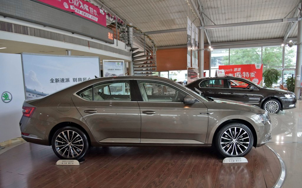 德系车20万左右性价比高的,蒙迪欧2.0t和迈腾380哪个快