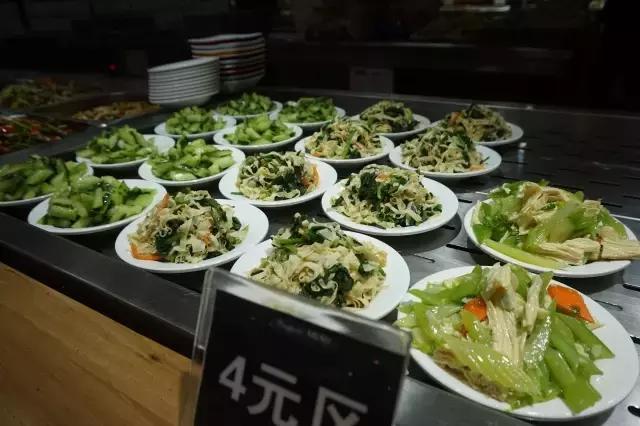 一天吃五顿都不要钱，“别人家的食堂”开挂了！贵司，还招人吗？