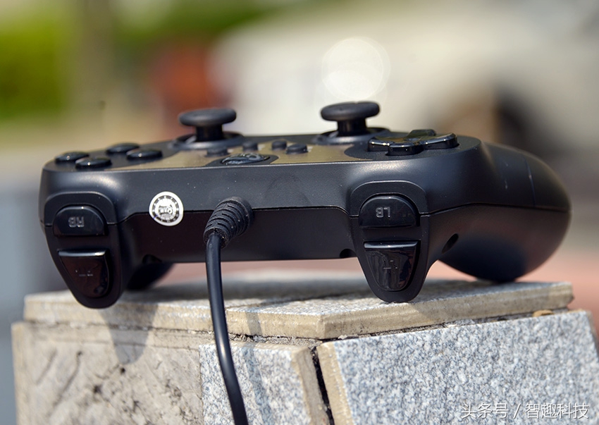 用手感受声音的振动,用手感受生活的律动