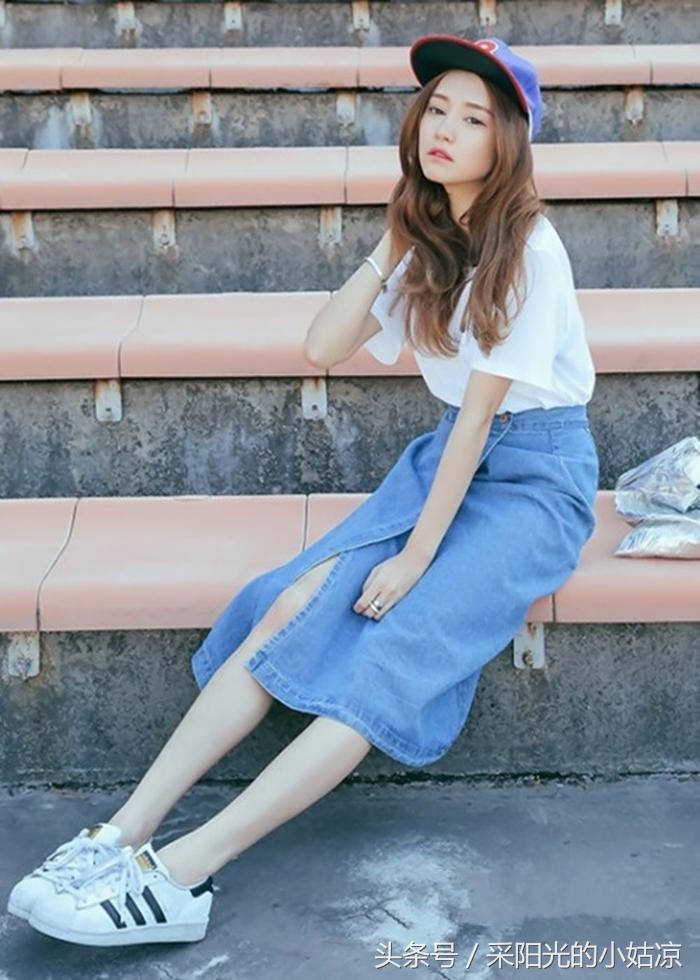 穿上牛仔半身裙，5招瞬间变身时髦文艺气质