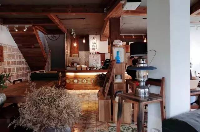 这座藏在旧城区菜市场里的“百货”,装满了老厦门的味道!