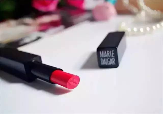 当这种口红来一打时，你就开始美了……