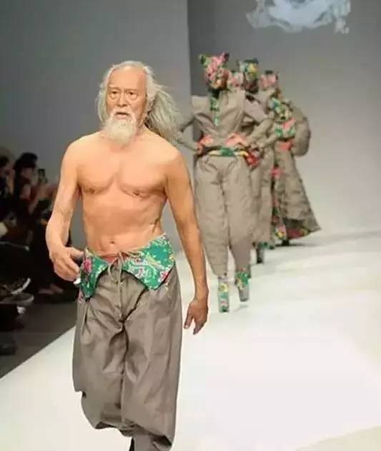 大长腿、六块腹肌，《人民的名义》中大叔居然都是跑步达人