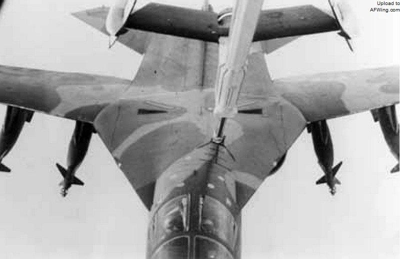 黄金峡谷行动与海湾战争,f111战斗机投放24枚炸弹