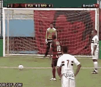 中国足球经典爆笑gif,足球gif爆笑动图