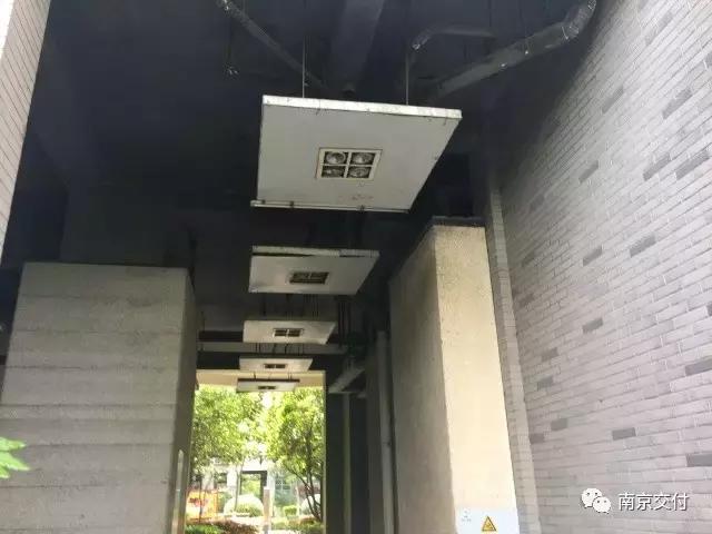 房龄差“三岁“，为了莫愁湖”新项目“却比老项目显老？