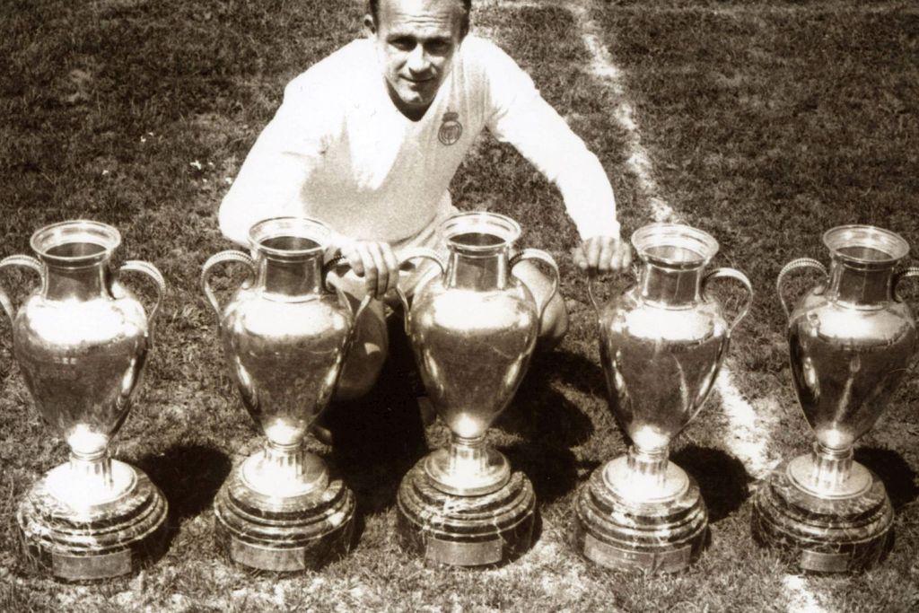 巴萨与皇马争夺欧冠冠军之战,大空翼转会巴萨引皇马不满