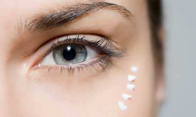 为什么眼周要用专门的眼霜,修正抗皱眼霜提亮眼周淡化黑眼圈