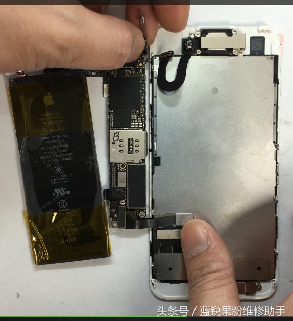 iphone7装前置摄像头白苹果重启,iphone7一直白屏无限重启还原