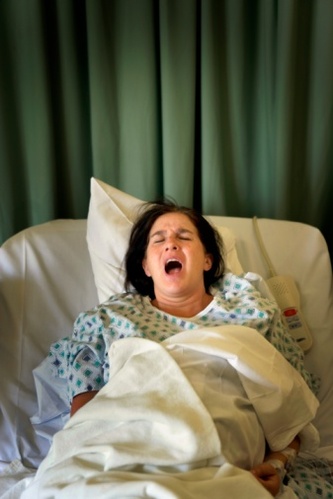 产妇顺产侧切为啥越来越痛,顺产侧切有刺痛感