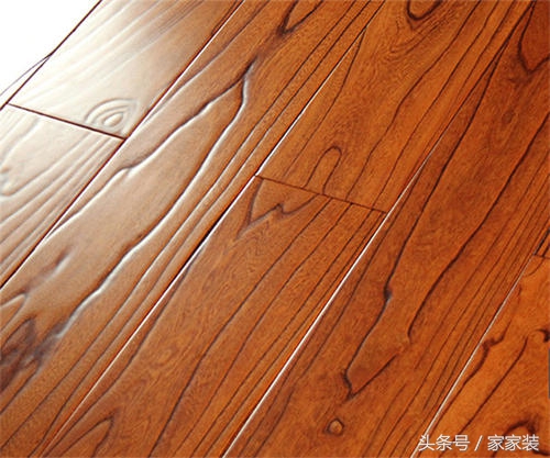 地板买复合地板还是实木地板好,地板选瓷砖还是木地板好呢