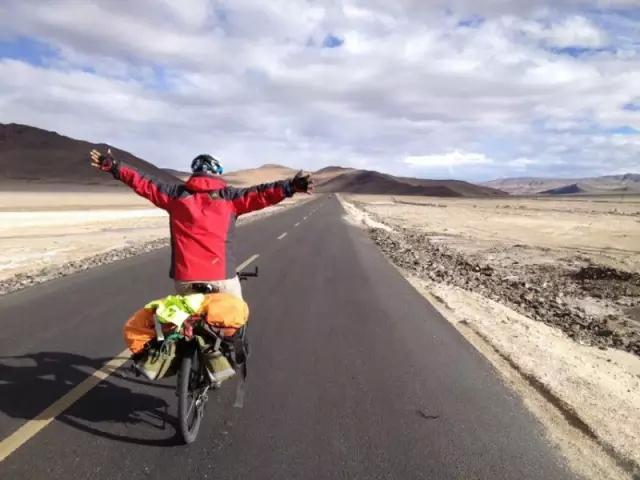 年轻人就该有一腔热血,年轻人就要做点正能量的事情